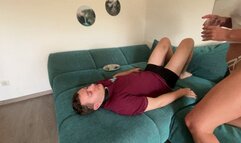 Sklavenerziehung mit Schlägen, Spucke und Asche