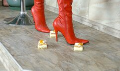 23luj Victoria crushes pieces of cake (mp4-HD)