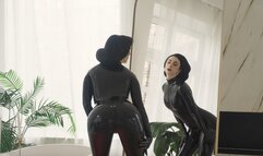 Mistress enjoys her latex in the mirror (4K)