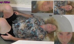 Foxy Eyes Open Underwater swimming therapy