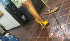 Balbina itchy feet fantasy on yellow heels