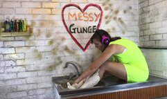 I'm Gonna Get SO Messy for You (HD)