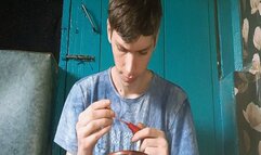 Went crazy on her lipstick MP4(1280*720)HD