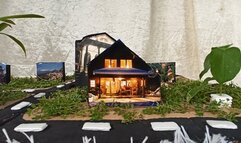 Stephanie the Giantess Goddess in High Heels