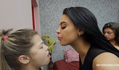 FEEL SPIT OF EXUBERANT TOP BRAZLIAN GIRL - VOL # 191 - TOP GIRL RAVENA - CLIP 04