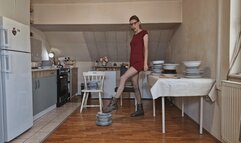 ALANNA HAS SO MANY PLATES