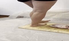 Italian mistress - Chicken vs stiletto heel crush fetish