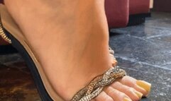 Juliette_RJ SEXY Heels teasing - FOR MOBILE DEVICES USERS - YELLOW POLISH - JOI - LONG TOENAILS - SEXY HEELS - HIGHLY ARCHED FEET - THICK LEGS