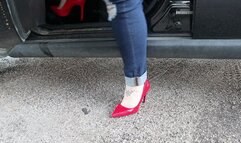 Tight Jeans, Huge Tits, High Heels, Smoking Hot - Req