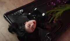 Goddess in a vacbed (4K)