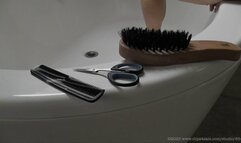 Cutting my pubic hair (2017) (MP4)