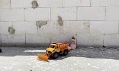 Sneaker-Girl Paula - Toy Car Destruction