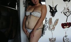 Chubby gf tries on her old bikinis [MOV]