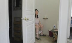 OMG MY PHAT ASS JUST SPLIT MY JEANS APART AT THE REAR SEAMS THEN IT PRODUCED CHOCOLATE