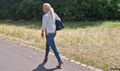 stolen Shoe in the Britzer Garten Berlin HD wmv 1920x1080