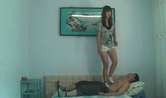 She trampling wearing stinky socks YCTD12080605