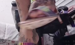 4k Sunday Shoeplay Sexy Giantess unawares High Heels and wrinkled milf soles