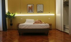 Julie teaches a lesson to a thief