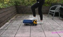 Sneaker-Girl Doro - Heavy Big Toy Car