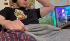 Getting baked makes me so horny that I explode cum handsfree