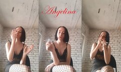 Angelina 18yo power smoker