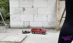 Sneaker-Girl Paula - Toy-Car Crush