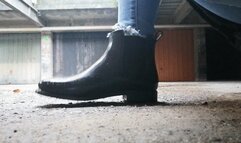 MISTRESS LILY DUPONT : LICK MY DIRTY SOLES