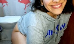 Titania Farting Before Dropping A Deuce!