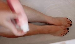 Shaving my Hairy Calves in the Bath