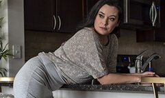 Tiffani Addams Feet Play Interview - 1080 HD WMV