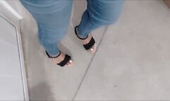 Hard revving wooden sandals