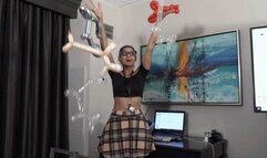 Calisa Blows and Twists Entertainer Balloons (MP4 - 720p)