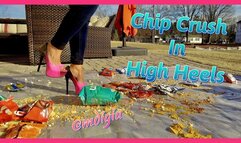WATCH MDIGIA CRUNCH CHIPS WITH HER HIGH HEELS (ASMR)