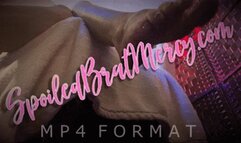 Little Feet From Below (HD) MP4