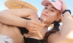 Smoking at the beach