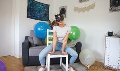 Foxys sit pops Herloons