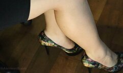 Five min left at work toe tapping