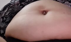 HD Giantess unaware her stepdaughter caught the shrinking sickness and stuck to her stepMoms big jiggly belly button