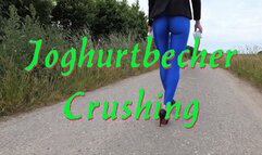 Yoghurt cup crushed - Joghurtbecher zertreten