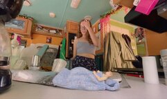 Tiny Thief Get Ass Squashed by Giantess