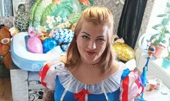 smoking girl play with jmore myllar ballooons