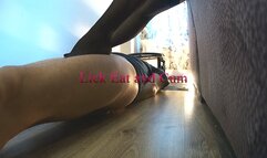 125 Lick Sniff And Cum