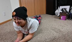 Dylan poses for ballbusting worship (4k)