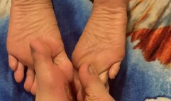 Ultimate Footsie w Blonde MILF Bella Ink (Foot Compare, Foot Massage, Soles)