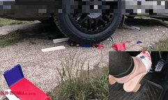 Mila - Stranger with toys - pedal view