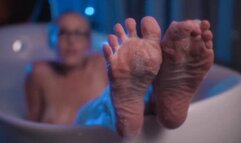 Stepmom rewards you, permission to jerk off to her feet