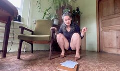 sexy legs in a squat