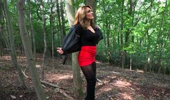 Naked In The Woods (4K) - Alba Zevon