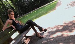 Hot Feet In The Park (FULL HD) – Marisa