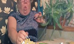 It's better to cough than not to smoke MP4